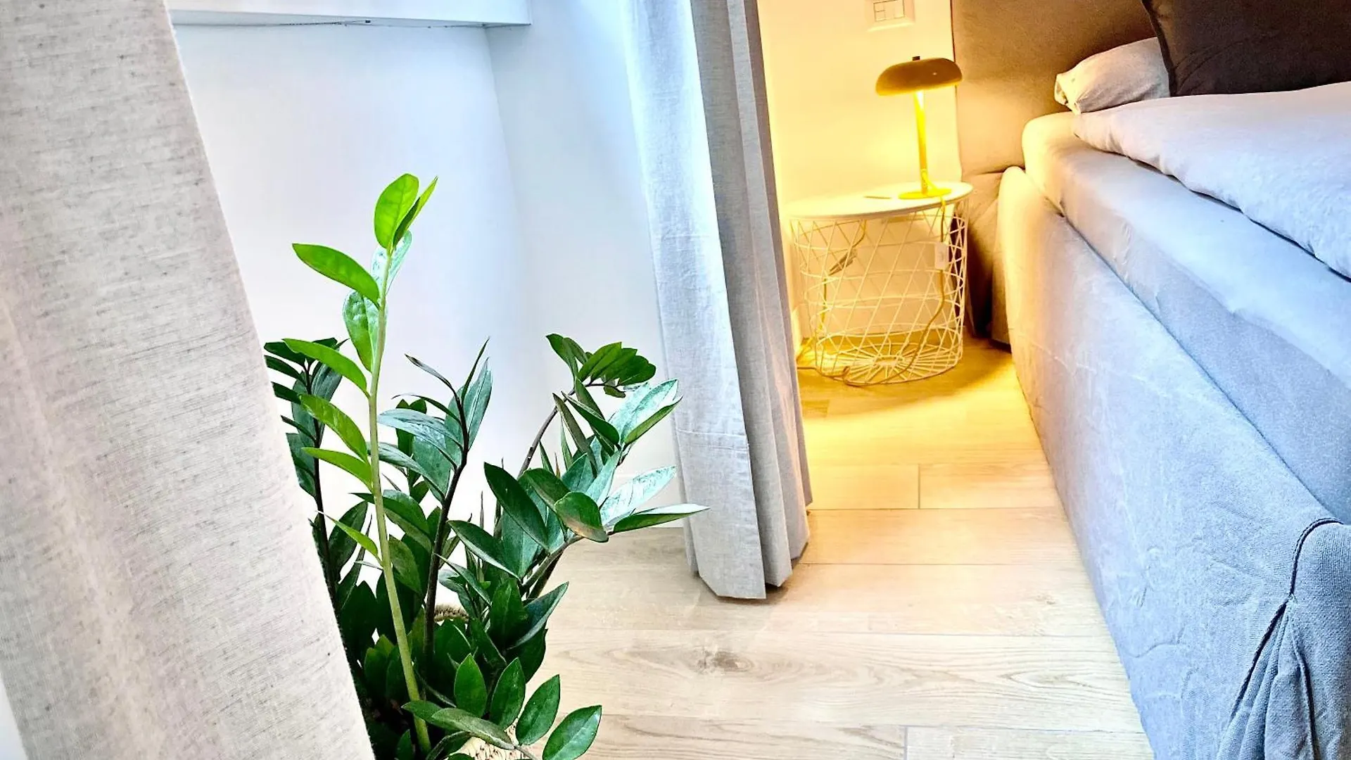 Milano Modern Home 0*,  Italia