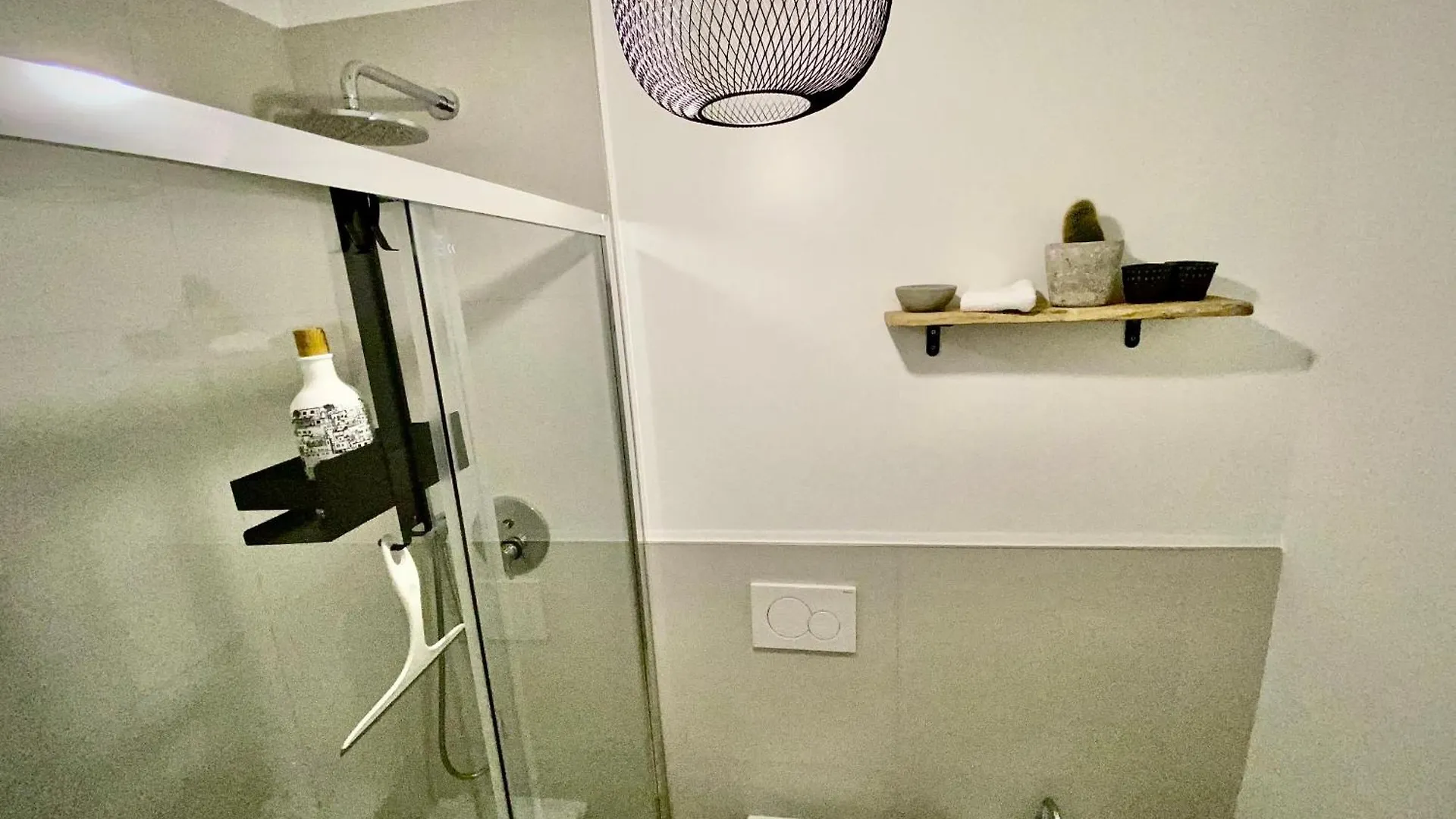 Milano Modern Home 0*, Милан Италия